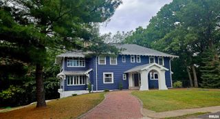 825 20TH Avenue, East Moline, IL 61244