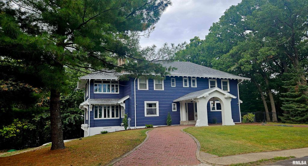 825 20TH Avenue, East Moline, IL 61244