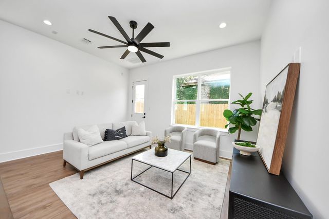 5029 Broom Street A, Houston, TX 77091