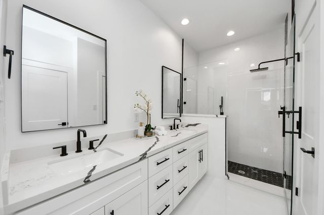 5029 Broom Street A, Houston, TX 77091