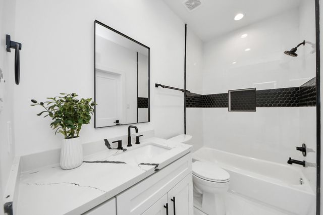 5029 Broom Street A, Houston, TX 77091