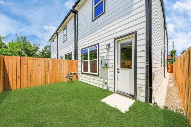 5029 Broom Street A, Houston, TX 77091