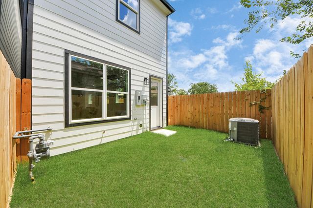 5029 Broom Street A, Houston, TX 77091