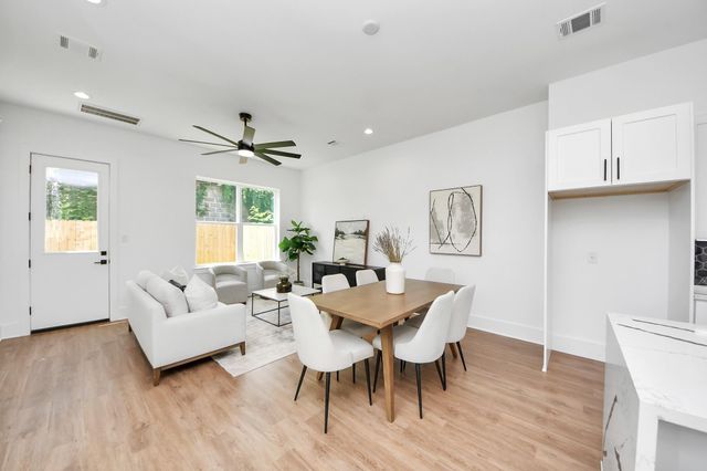 5029 Broom Street A, Houston, TX 77091