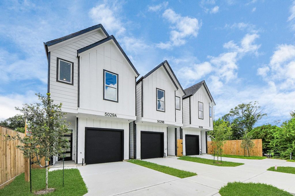 5029 Broom Street A, Houston, TX 77091