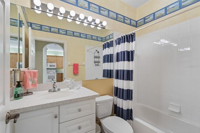 8579 54TH AVENUE CIRCLE E, Bradenton, FL 34211