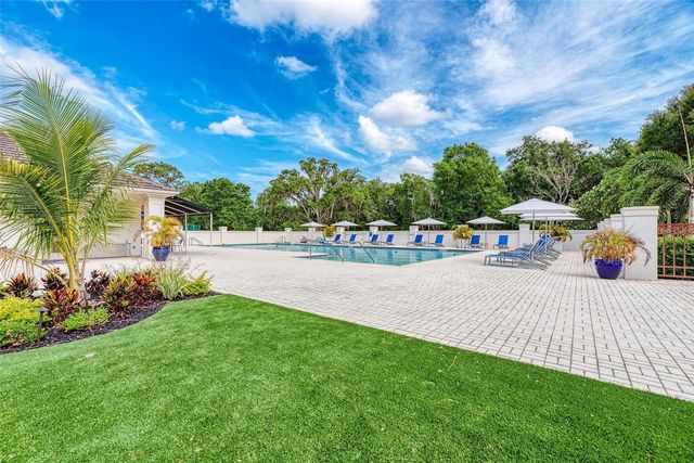 8579 54TH AVENUE CIRCLE E, Bradenton, FL 34211