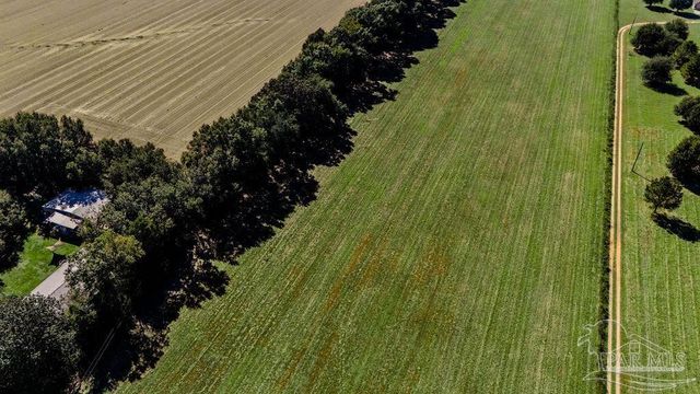 4A Tidwell Rd, Pace, FL 32571