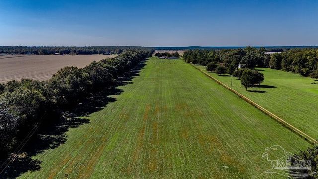 4A Tidwell Rd, Pace, FL 32571