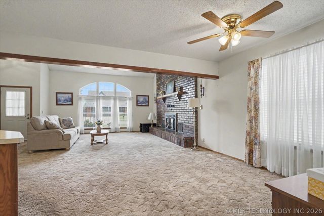 12502 E 77th Place North, Owasso, OK 74055