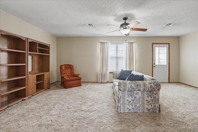 12502 E 77th Place North, Owasso, OK 74055