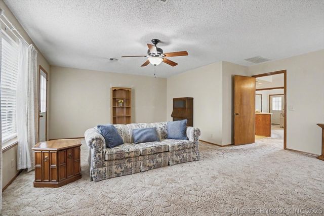 12502 E 77th Place North, Owasso, OK 74055