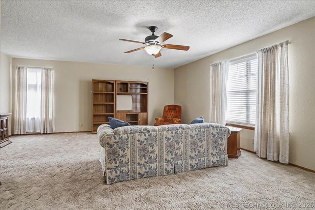 12502 E 77th Place North, Owasso, OK 74055