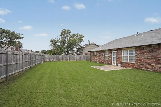 12502 E 77th Place North, Owasso, OK 74055