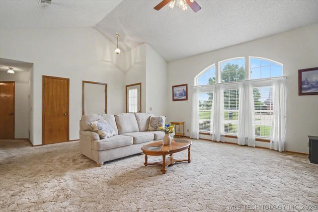 12502 E 77th Place North, Owasso, OK 74055