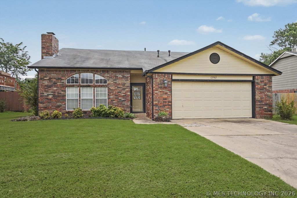 12502 E 77th Place North, Owasso, OK 74055