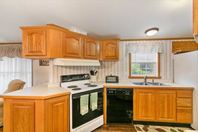 38 Rosemary Street, Salem, NH 03079