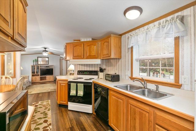 38 Rosemary Street, Salem, NH 03079