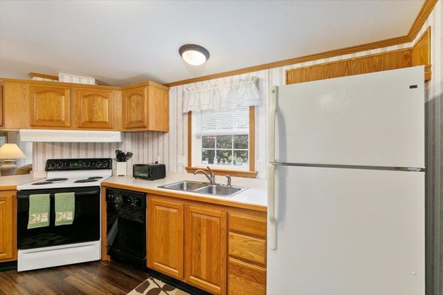 38 Rosemary Street, Salem, NH 03079