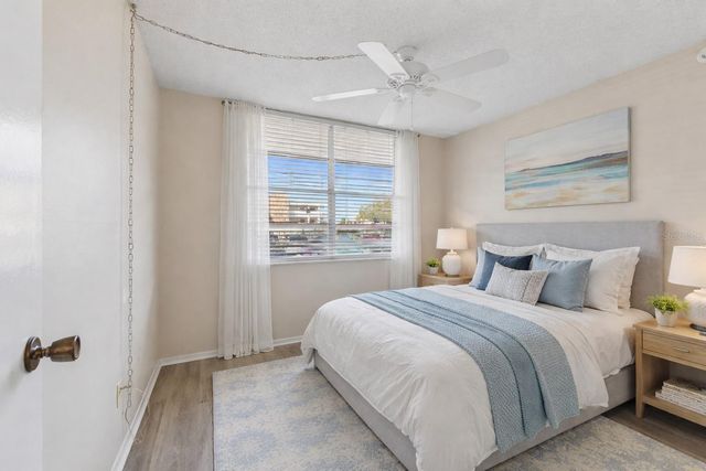 5095 BAY STREET NE 110, St Petersburg, FL 33703