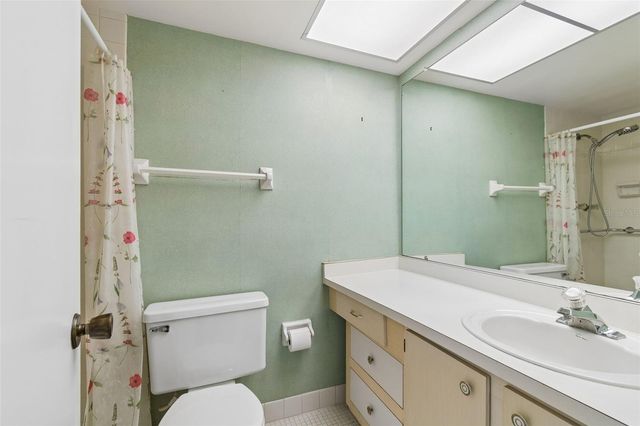 5095 BAY STREET NE 110, St Petersburg, FL 33703