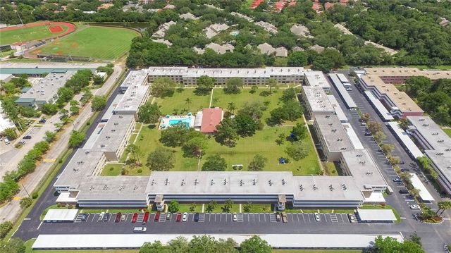 5095 BAY STREET NE 110, St Petersburg, FL 33703