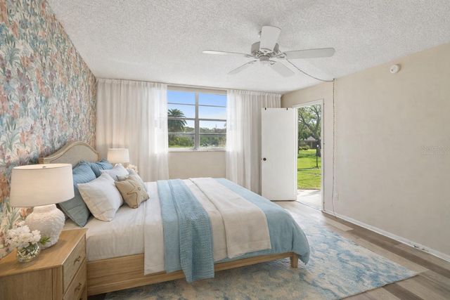 5095 BAY STREET NE 110, St Petersburg, FL 33703