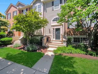 219 Willow Boulevard 1202B, Willow Springs, IL 60480