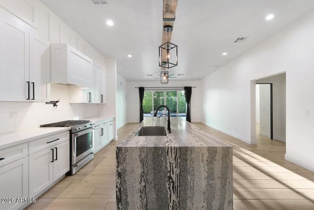 7748 N 13th Place, Phoenix, AZ 85020
