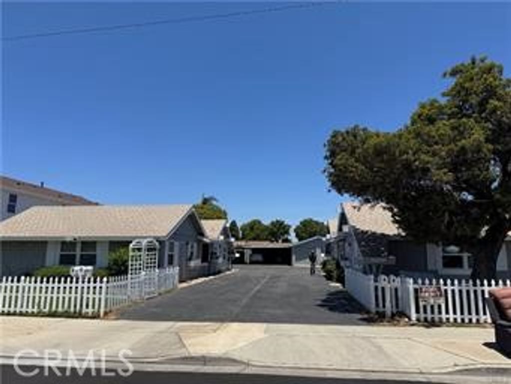 360 16th Place, Costa Mesa, CA 92627