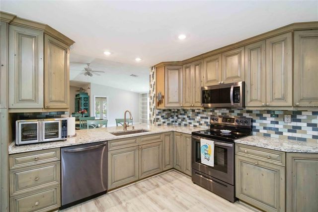 907 69TH STREET NW, Bradenton, FL 34209