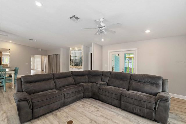 907 69TH STREET NW, Bradenton, FL 34209