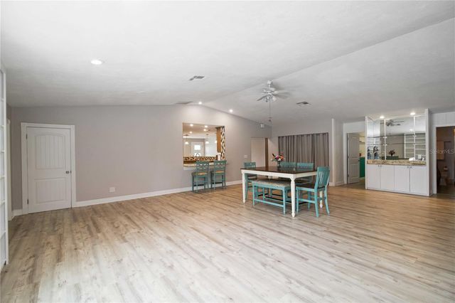 907 69TH STREET NW, Bradenton, FL 34209