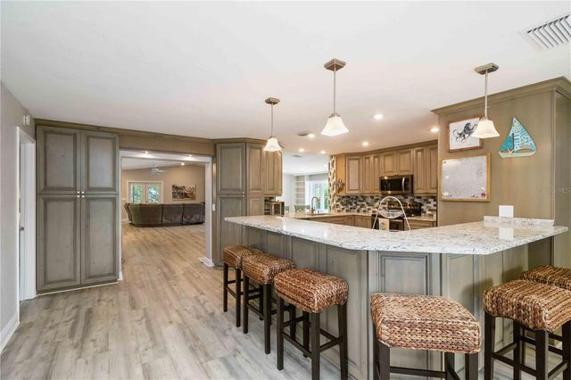 907 69TH STREET NW, Bradenton, FL 34209