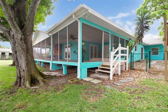 907 69TH STREET NW, Bradenton, FL 34209