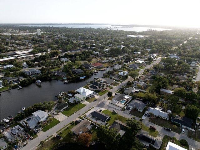 907 69TH STREET NW, Bradenton, FL 34209