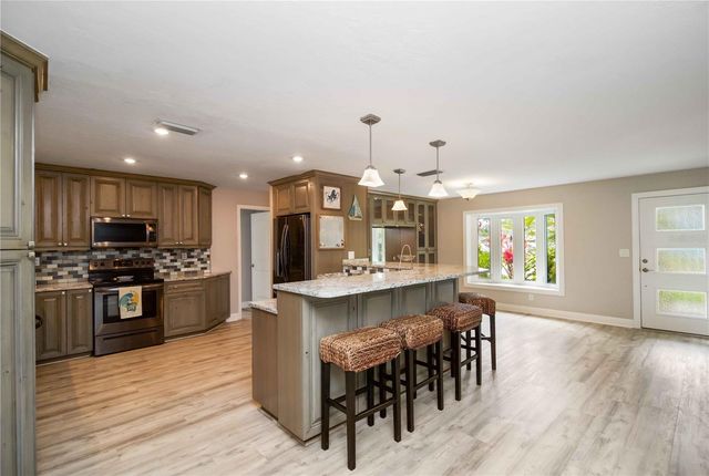 907 69TH STREET NW, Bradenton, FL 34209