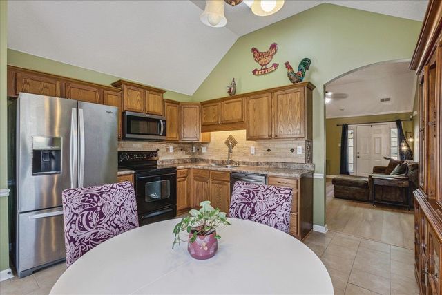 11799 VILLAGE CENTER ST, Arlington, TN 38002