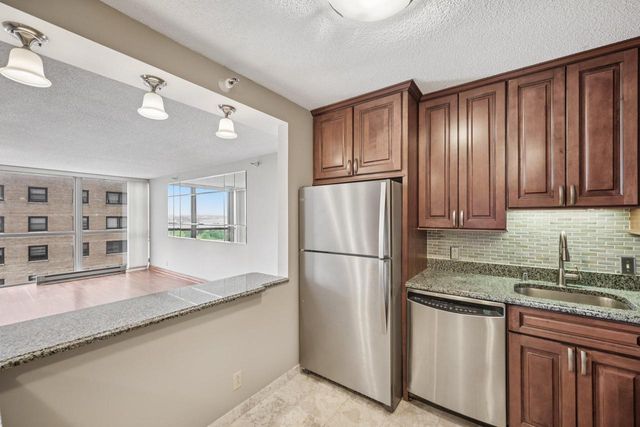 1660 N Prospect AVENUE #708, Milwaukee, WI 53202