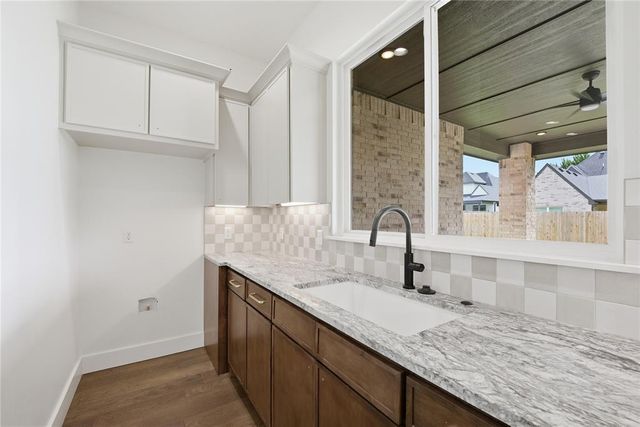 2524 Bretton Lane, Edmond, OK 73012