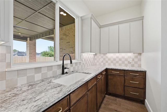 2524 Bretton Lane, Edmond, OK 73012