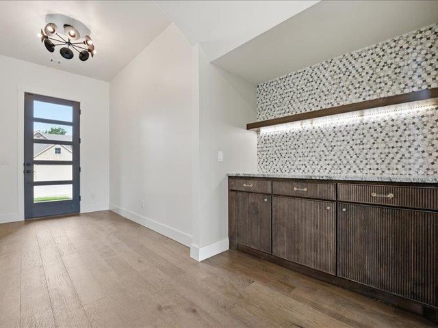 2524 Bretton Lane, Edmond, OK 73012