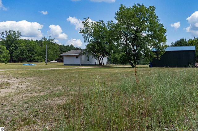 10241 W Gladwin Road, Lake, MI 48632