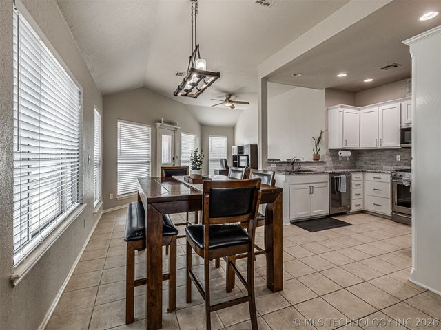 12175 N 107th East Place, Collinsville, OK 74021