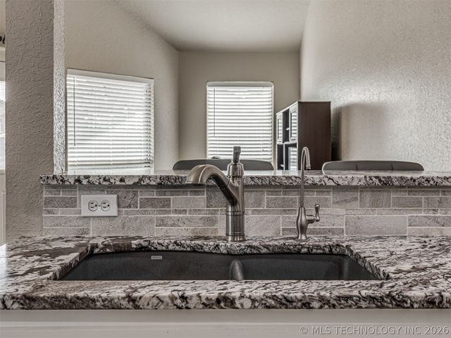 12175 N 107th East Place, Collinsville, OK 74021