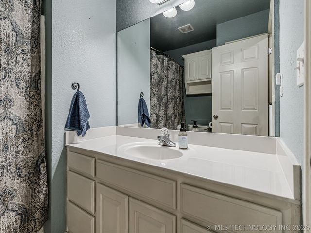 12175 N 107th East Place, Collinsville, OK 74021