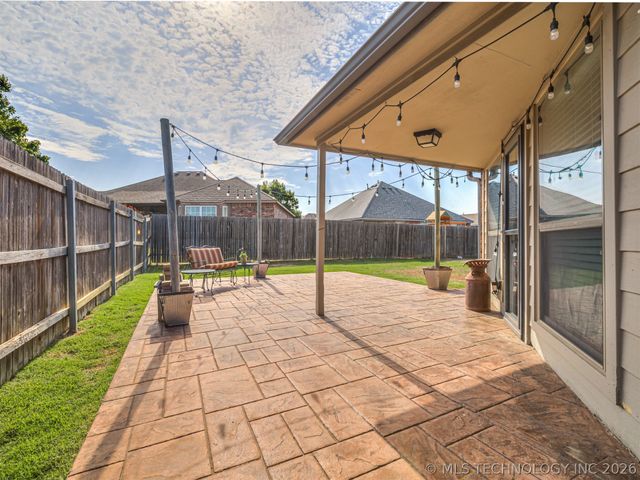 12175 N 107th East Place, Collinsville, OK 74021