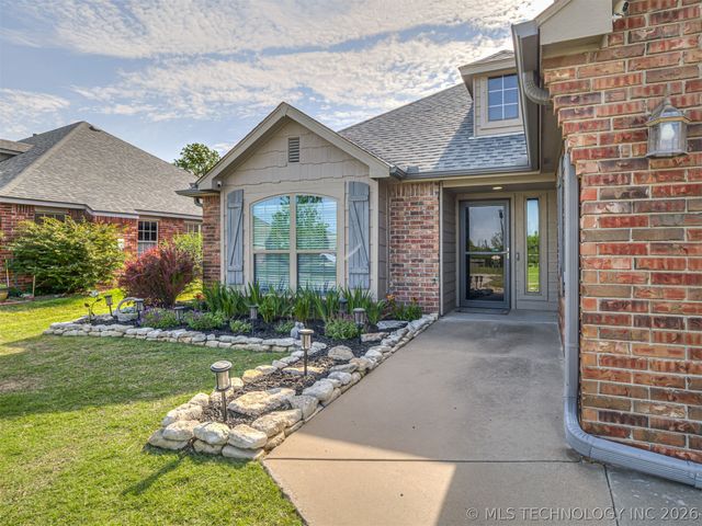 12175 N 107th East Place, Collinsville, OK 74021