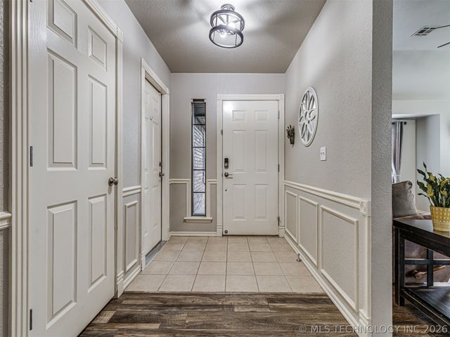 12175 N 107th East Place, Collinsville, OK 74021