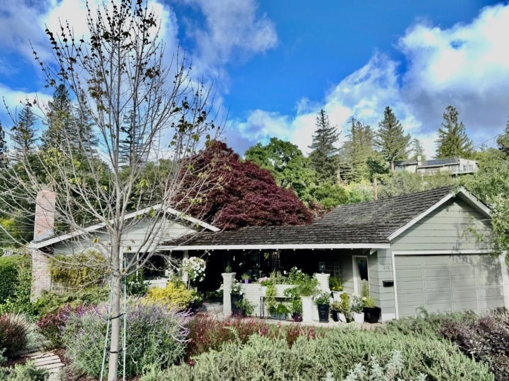 Image 1 of property listing at 216 Montclair Road, Los Gatos, CA 95032